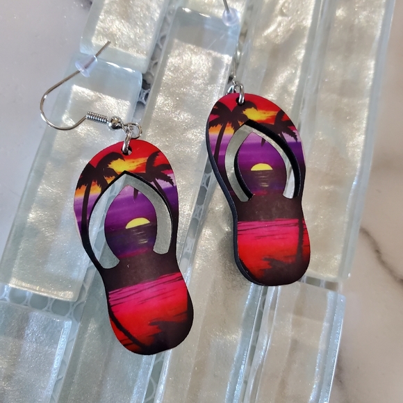 Palm Trees at Sunset Flip Flop Earrings - Picture 7 of 7